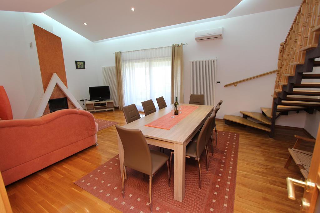 Apartment Villa Nera Pula Extérieur photo