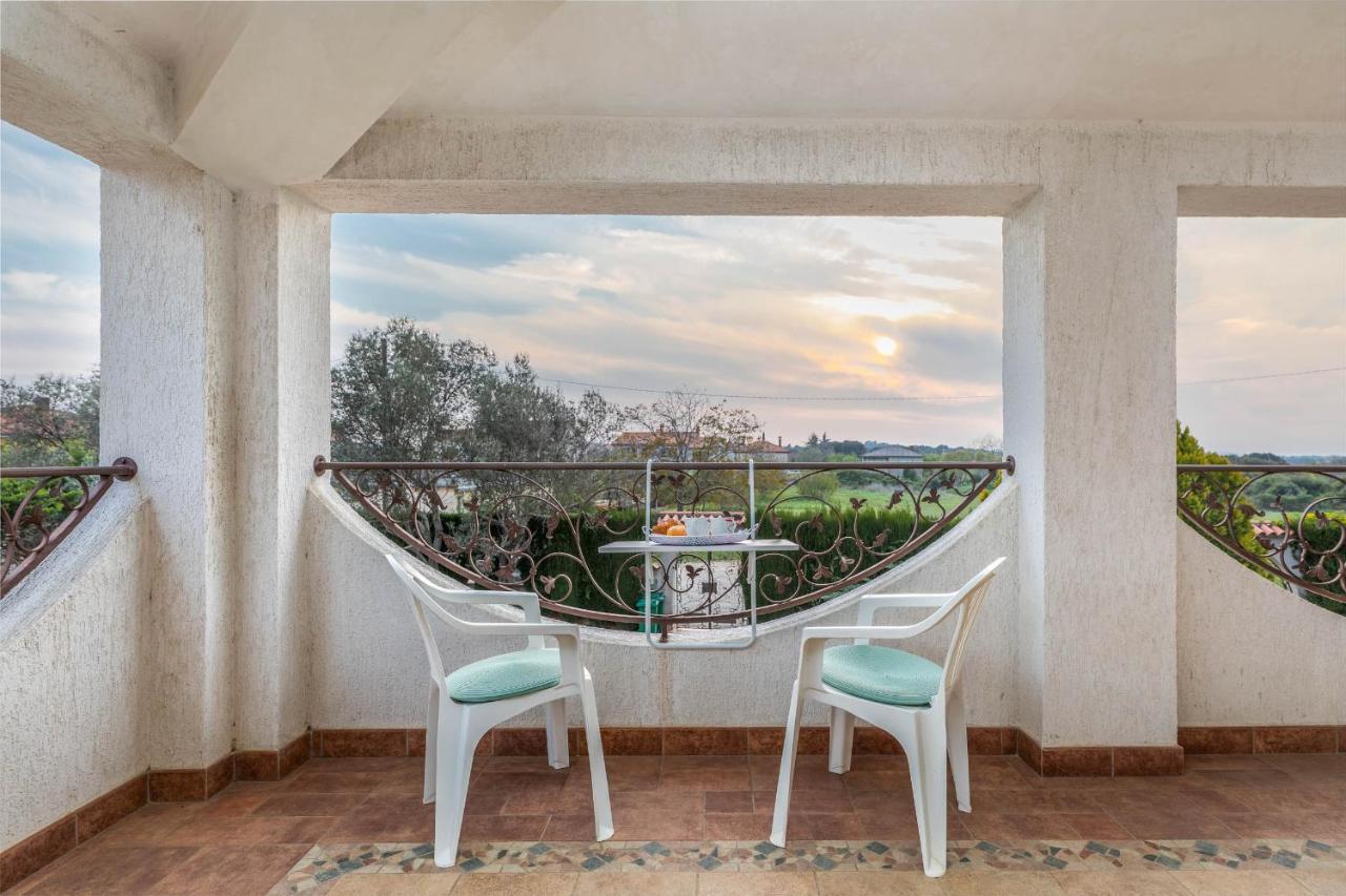 Apartment Villa Nera Pula Extérieur photo